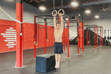 False grip chest to rings pull-up